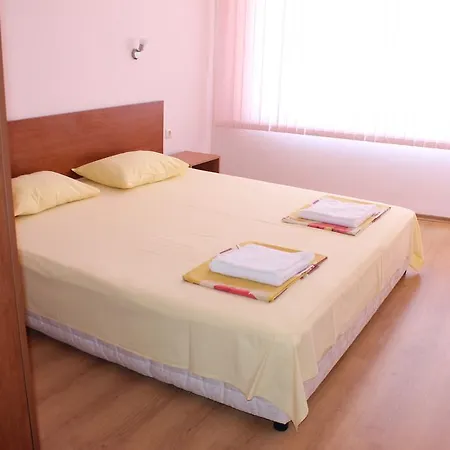 Aqua Blue Apartment *